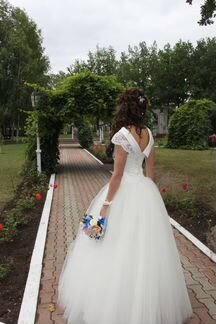 Свадебное платье на стройных невест