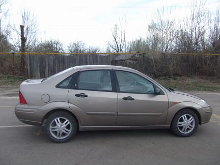 Ford Focus 2.0 AT, 2003, седан, битый