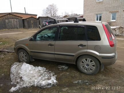 Ford Fusion 1.6 МТ, 2004, хетчбэк