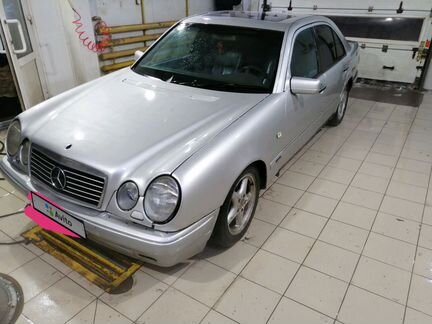 Mercedes-Benz E-класс 3.2 AT, 1999, седан, битый