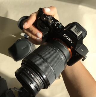 Продам беззеркальную полнокадровую камеру Sony a7