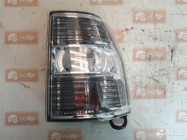 Фонарь задний правый Mitsubishi Pajero 4