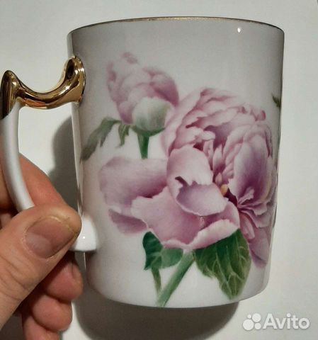 Бокал с крышкой и блюдцем