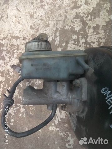 Главный тормозной цилиндр на Опель Омега 2002 год