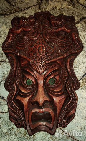 Маска настенная