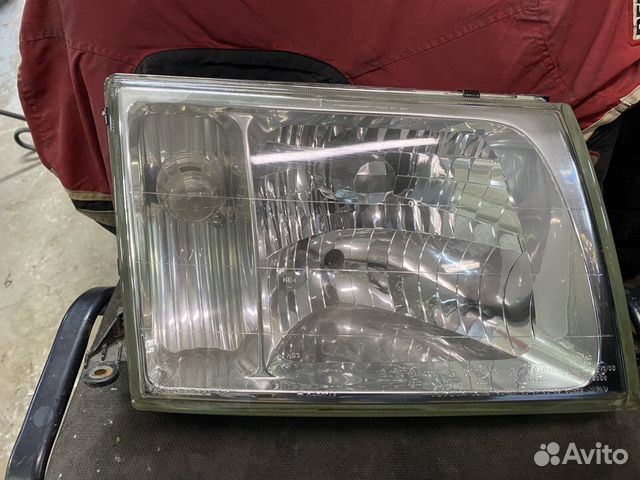 Фара правая Toyota Land Cruiser 100