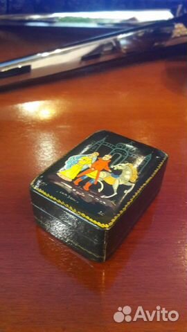 Деревянная шкатулка