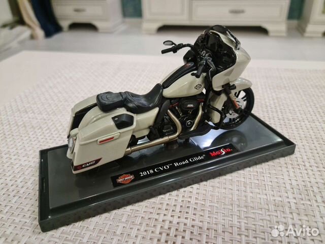 Harley-Davidson CVO Road Glide 1:18 Maisto