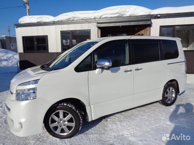 Toyota Voxy 2.0 CVT, 2009, 80 000 км