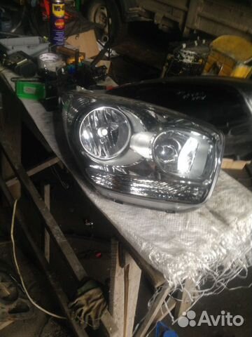 Фара Киа Венга Venga 2013 г