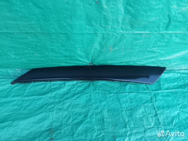 Накладка лобового стекла правая Skoda Fabia 2007+