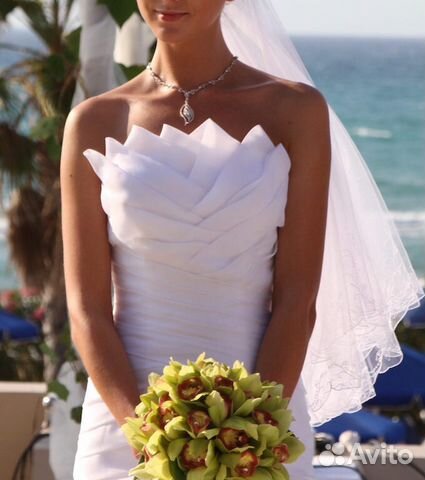 Дизайнерское свадебное платье Pronovias Дизайнерское свадебное платье Pronovias