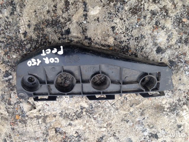 Toyota Corolla, Auris кронштейн крепления бампера