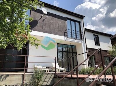 

Коттедж 200 м² на участке 8 сот.