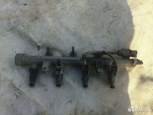 Топливная рампа с форсунками Hyundai Accent Акцент