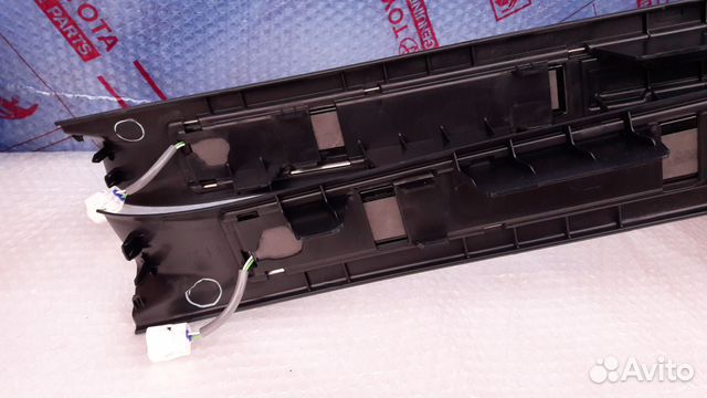 Накладка порога двери Toyota Land Cruiser 200