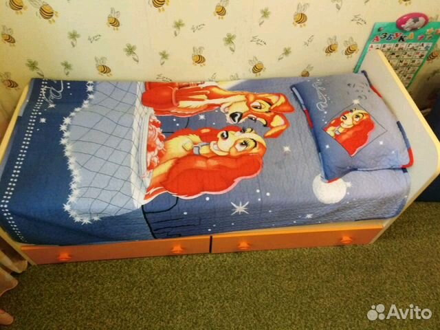 Кровать