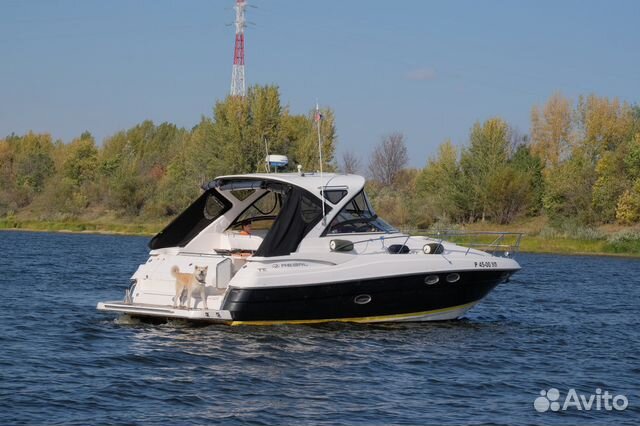 Моторная яхта (катер) Regal 3760 Моторная яхта (катер) Regal 3760