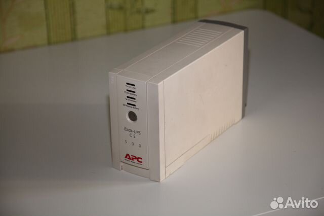 Источник бесперебойного питания APC back UPS