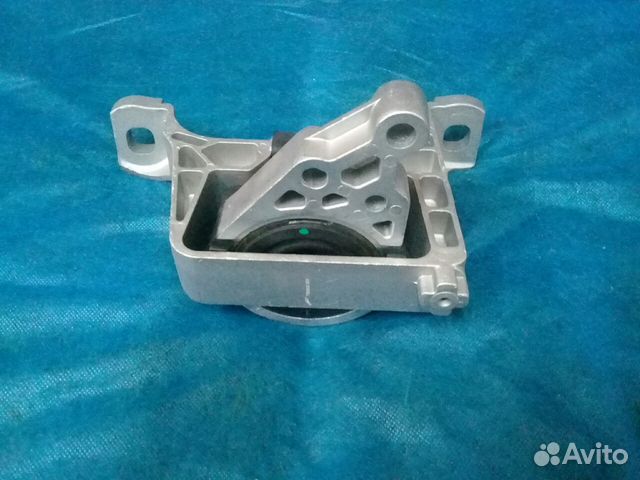 Правая опора Мазда 3 BL