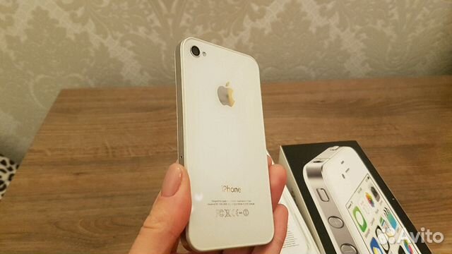 iPhone 4 б/у не включается