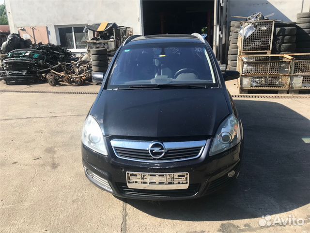 Дверь капот фара бампер Opel Zafira B Дверь капот фара бампер Opel Zafira B