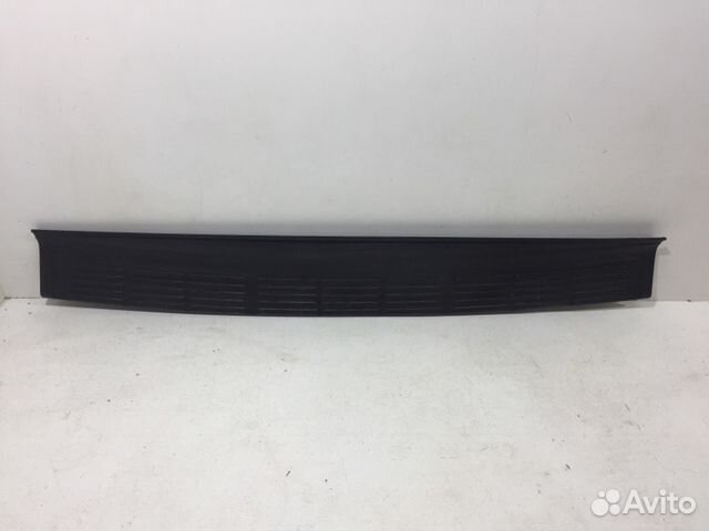 Накладка бампера задняя верхняя Toyota Land