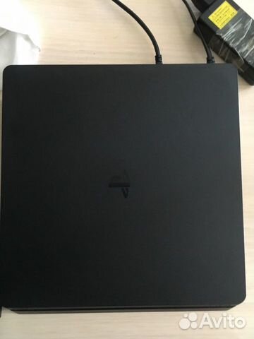 PlayStation 4 Slim + PS Plus