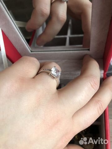 Серебряное кольцо с фианитом