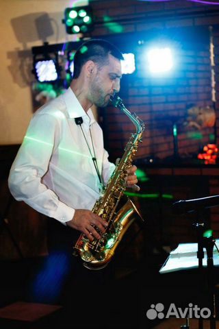 Музыкант, саксофон на праздник-живая музыка