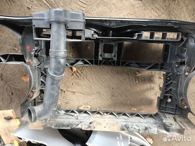 Воздухозаборник передней панели VW Passat B6