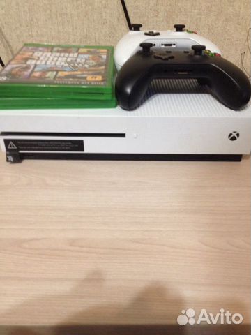 Xbox One s + 2 геймпада и 2 игры 500 gb
