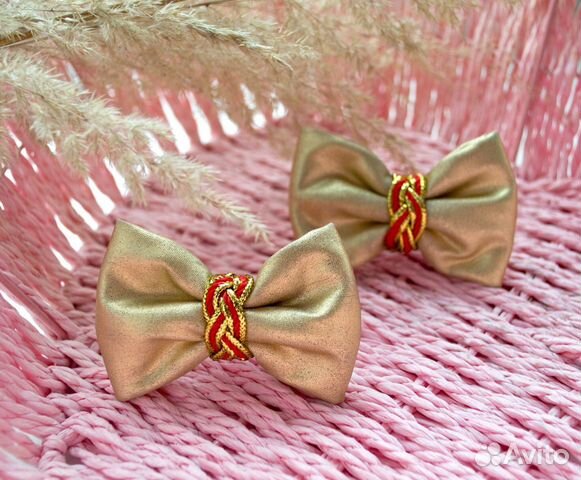 Золотой праздничный бант