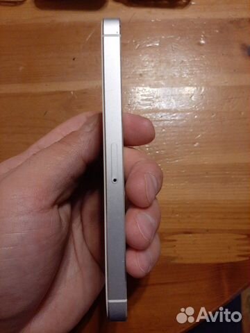 Телефон iPhone 5 16гб