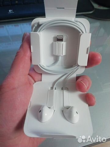 Наушники Apple EarPods с разъёмом Lightning