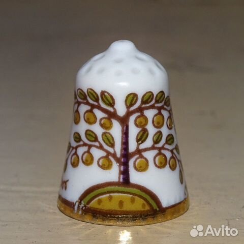 Редкий фарфоровый наперсток 