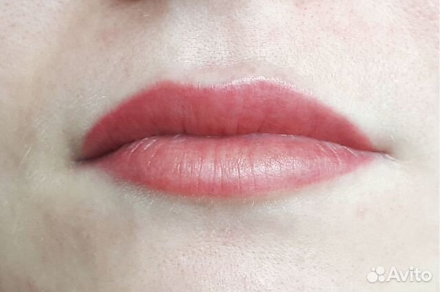 Модель на перманентный макияж (татуаж) век и губ Модель на перманентный макияж (татуаж) век и губ