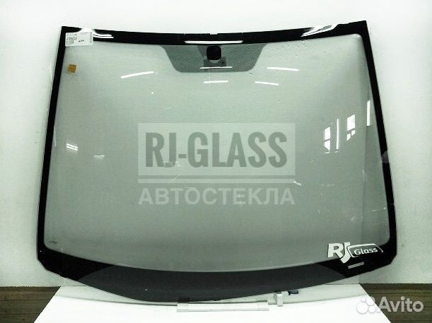 Лобовое стекло на Хендай Ай20