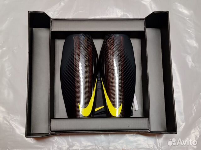 Новые футбольные щитки Nike Elite Новые футбольные щитки Nike Elite