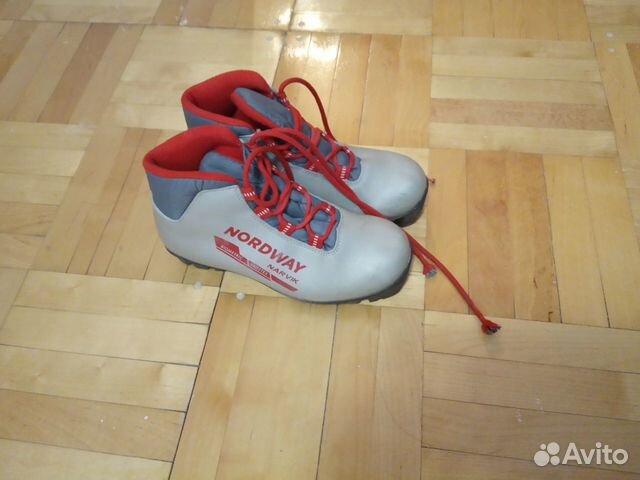 Лыжные ботинки