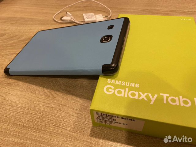 Планшет SAMSUNG Galaxy Tab E 9.6