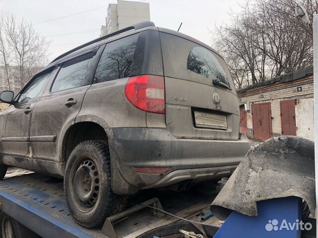 Задняя часть авто Skoda Yeti 2012 Задняя часть авто Skoda Yeti 2012