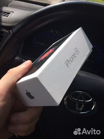 Телефон iPhone SE