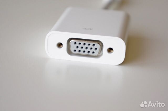 Адаптер Apple Thunderbolt - VGA Адаптер Apple Thunderbolt - VGA