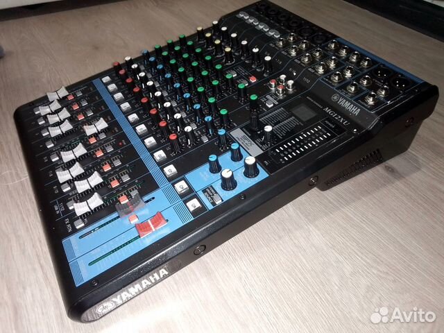 Микшерный пульт Yamaha mg12xu