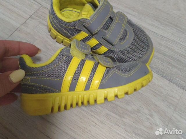 Кроссовки adidas