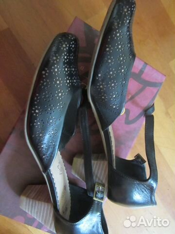 Новые туфли босоножки Chester, кожа Новые туфли босоножки Chester, кожа