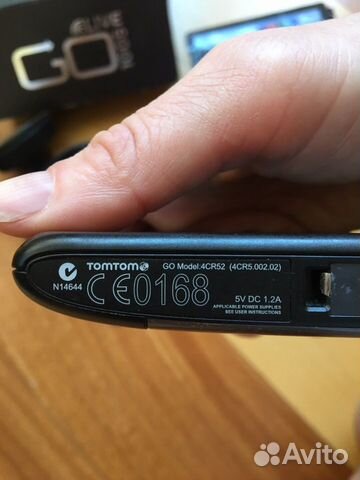 Навигатор TomTom GO с держателем и зарядкой Навигатор TomTom GO с держателем и зарядкой