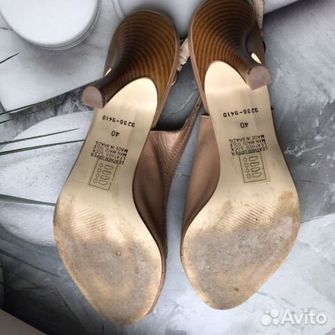 Босоножки 40