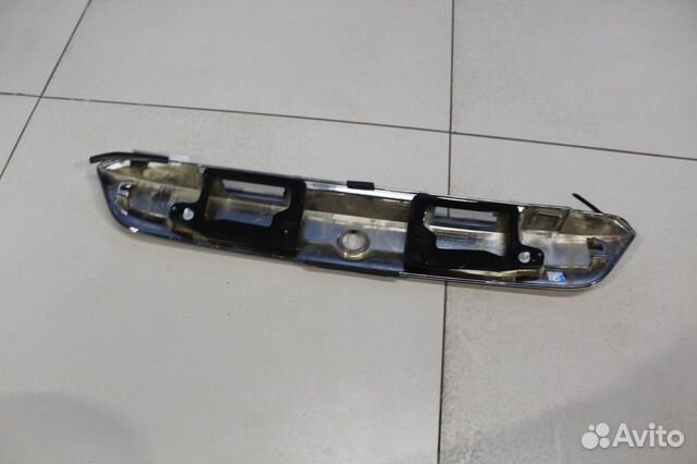 Накладка двери багажника Nissan Terrano (D10)
